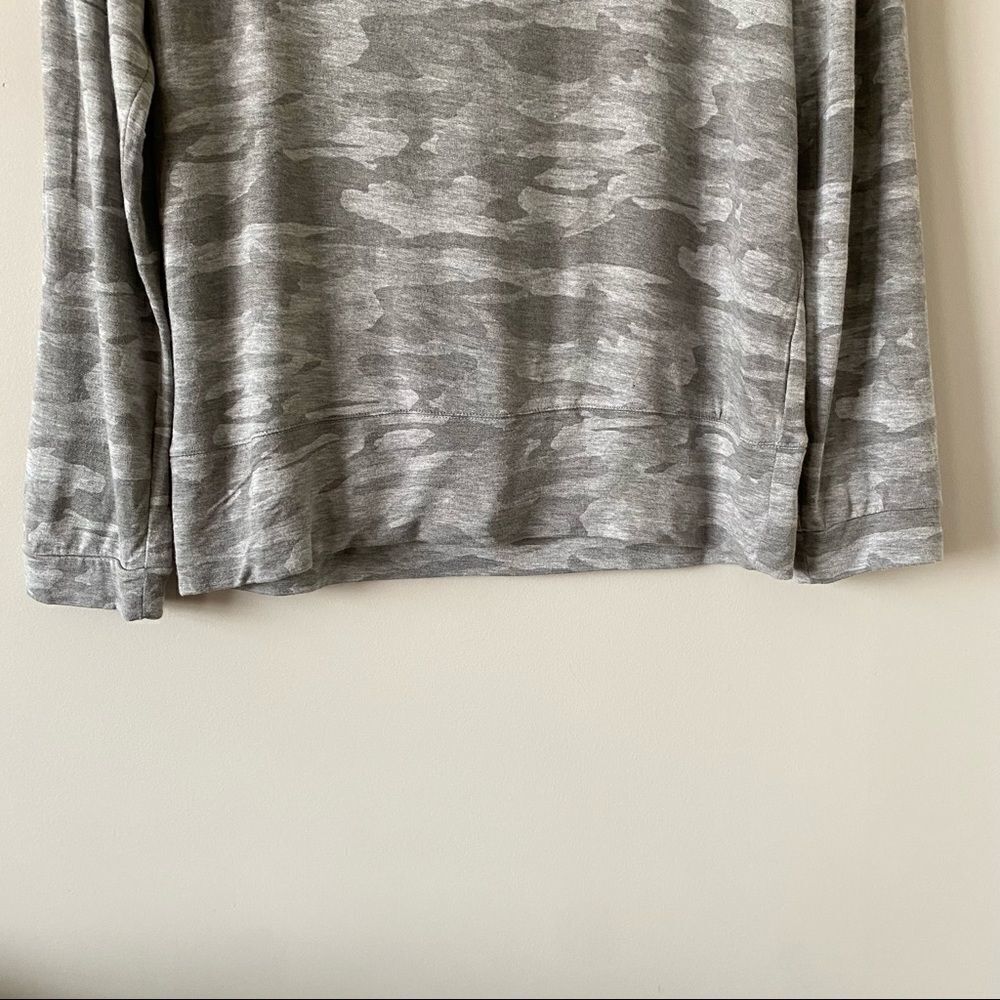 Revolve-Monrow Camo Raglan Sweatshirt (Small) - Picture 6 of 10